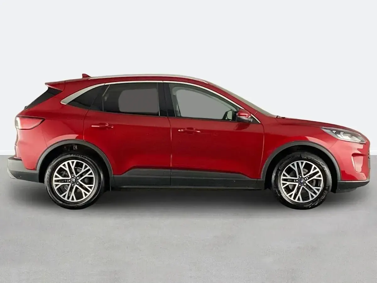 Usado Ford Kuga Titanium 2021 Rojo SUV