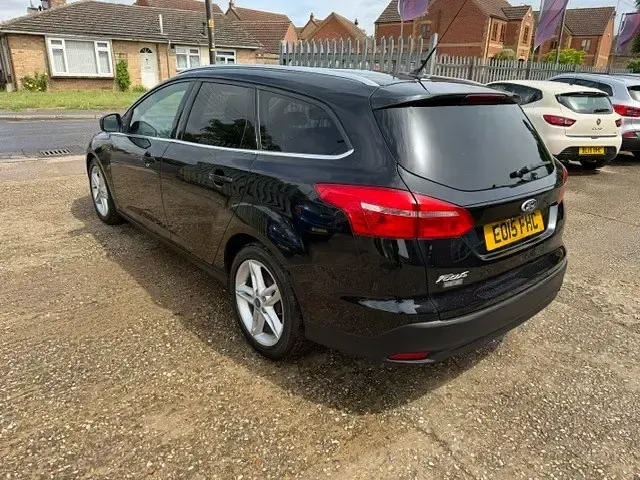 Used Ford Focus Zetec 120 HP (88 kW) 2015 Black Estate