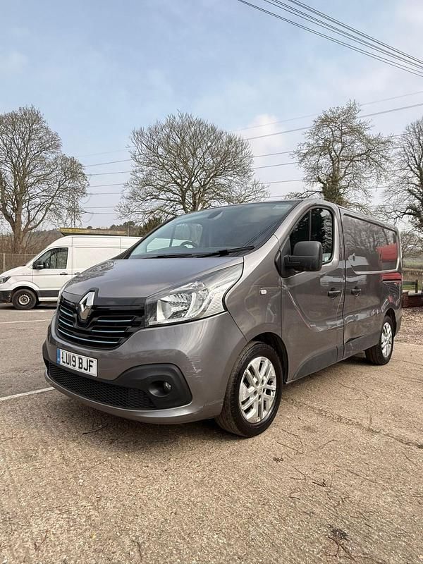 Used Renault Trafic 2019 Grey MPV