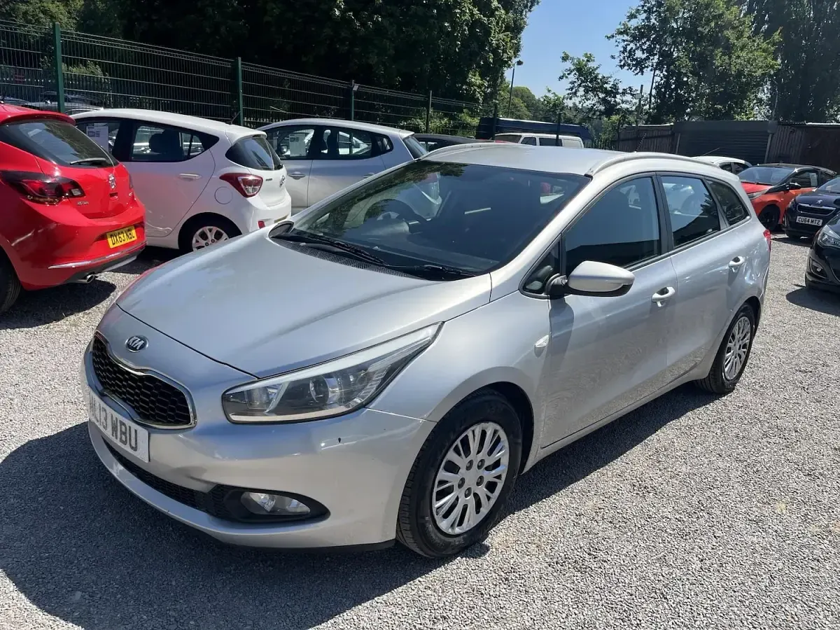 Used Kia Ceed Sportswagon 89 HP (65 kW) 2013 Silver Estate