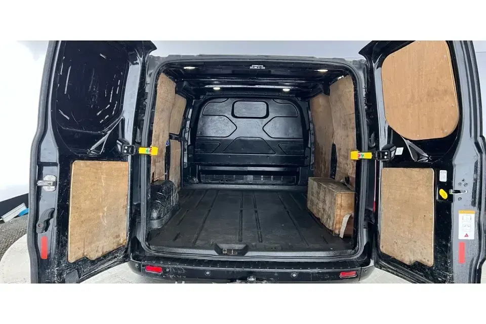 Used Ford Transit Custom Limited 130 HP (95 kW) 2020 Black Van