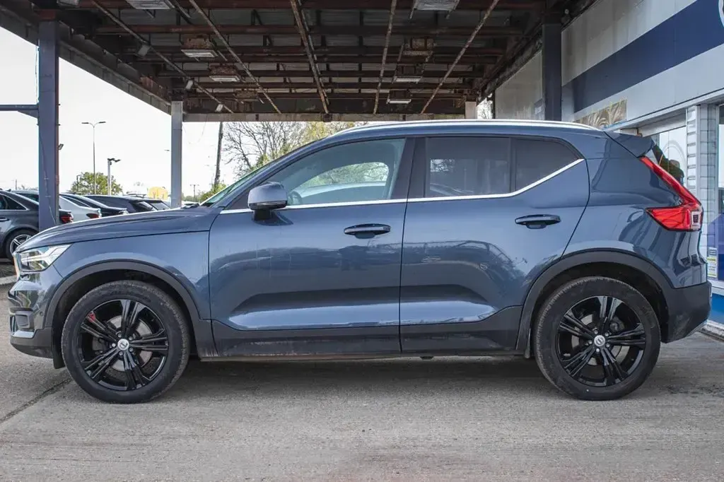 Used Volvo XC40 Inscription 197 HP (144 kW) 2021 Blue SUV