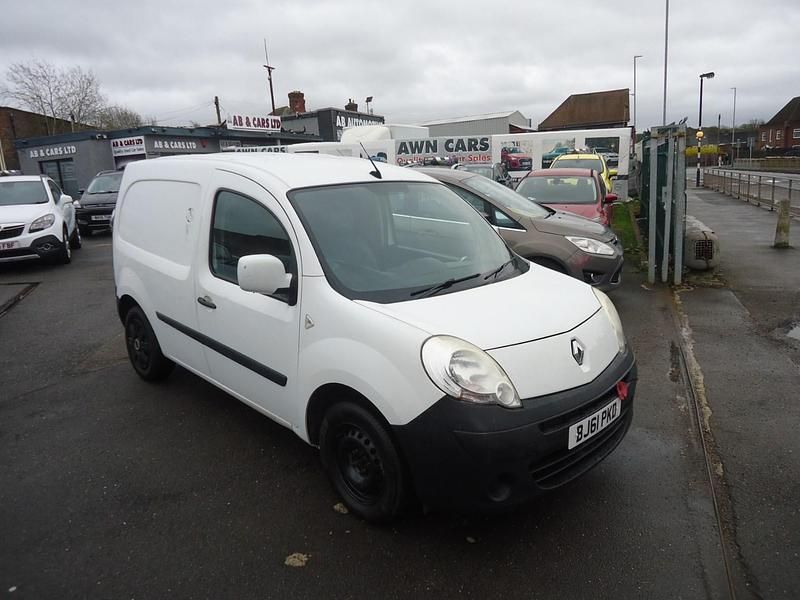 Used Renault Kangoo 85 HP (62 kW) 2011 White MPV