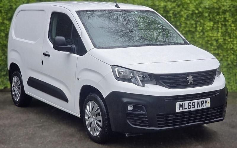 Used 2021 Peugeot Partner MPV | £7,295 (Good price) - Image 1/4