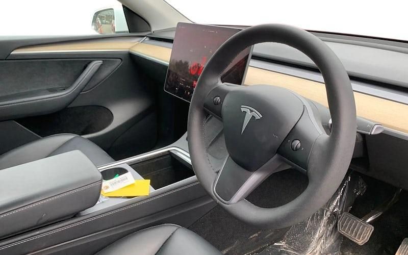 Usado Tesla Model Y Long Range AWD 286 kW (389 HP) 2025 SUV