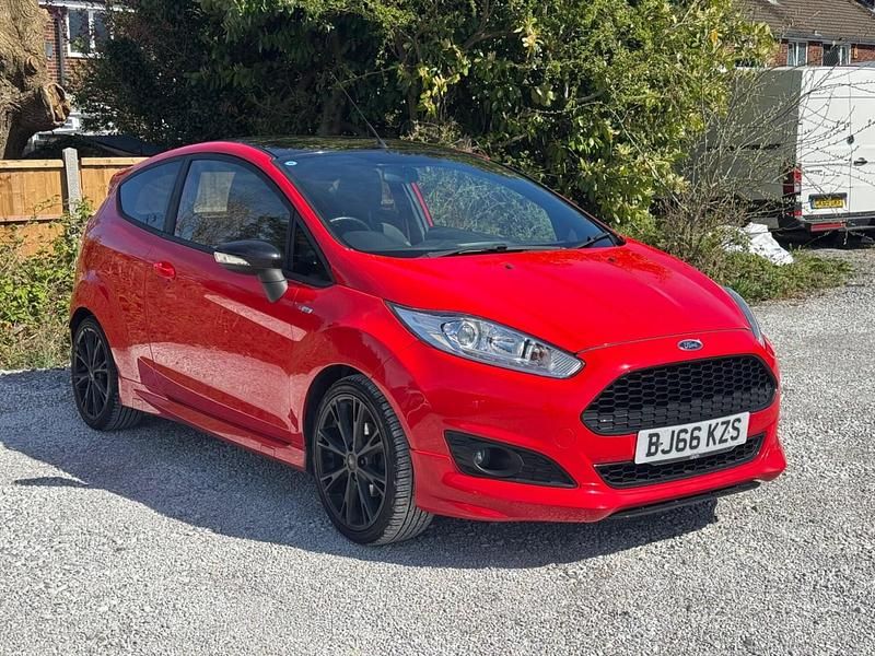 Used Ford Fiesta ST-Line 140 HP (102 kW) 2016 Red Hatchback