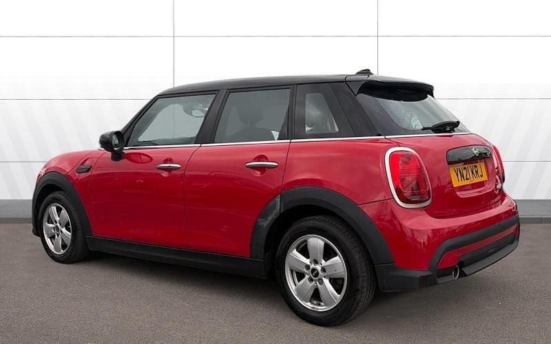 Used Mini Cooper Classic 136 HP (100 kW) 2021 Red Hatchback