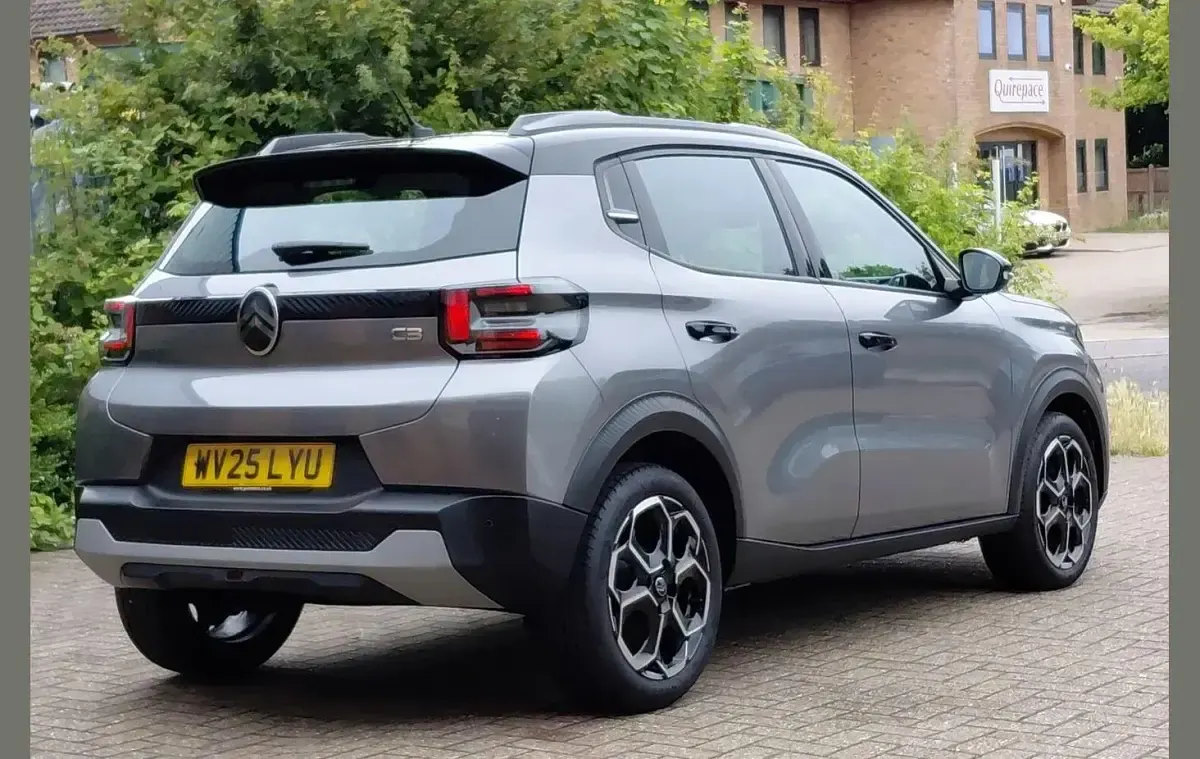 Used Citroën C3 101 HP (74 kW) 2025 Grey SUV