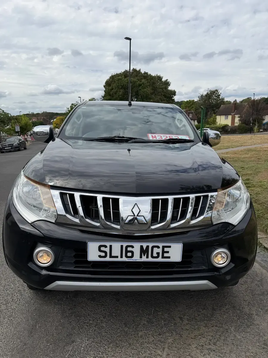 Used Mitsubishi L200 2016 Black Pickup