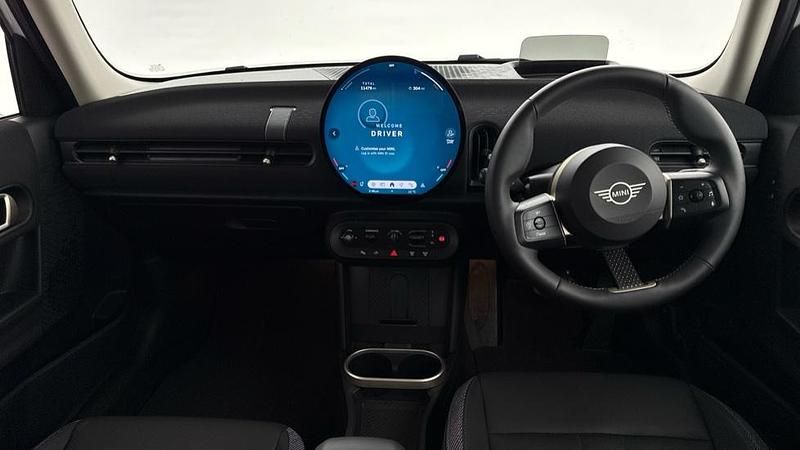 Used Mini Cooper Hatch 113 kW (154 HP) 2025 White Hatchback