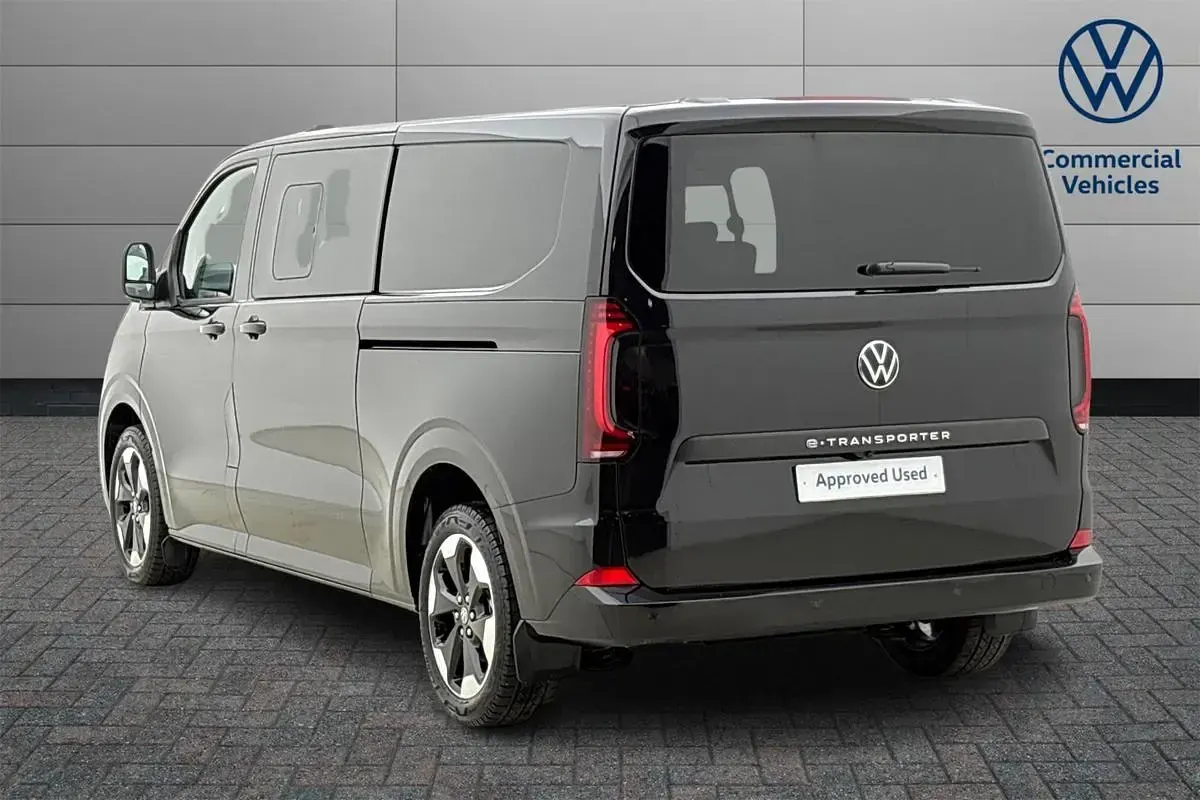 New VW T7 Pro 160 kW (218 HP) 2025 Black Van