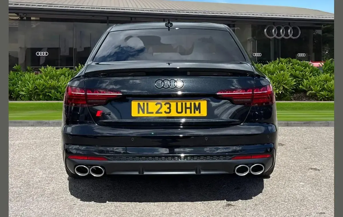 Używany Audi A4 Black Edition 336 KM (247 kW) 2023 Czarny Sedan/Limuzyna