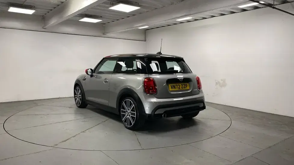 Used Mini Cooper Exclusive 134 HP (98 kW) 2023 Silver Hatchback