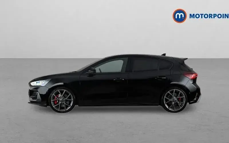 Used Ford Focus ST 280 HP (205 kW) 2023 Black Hatchback