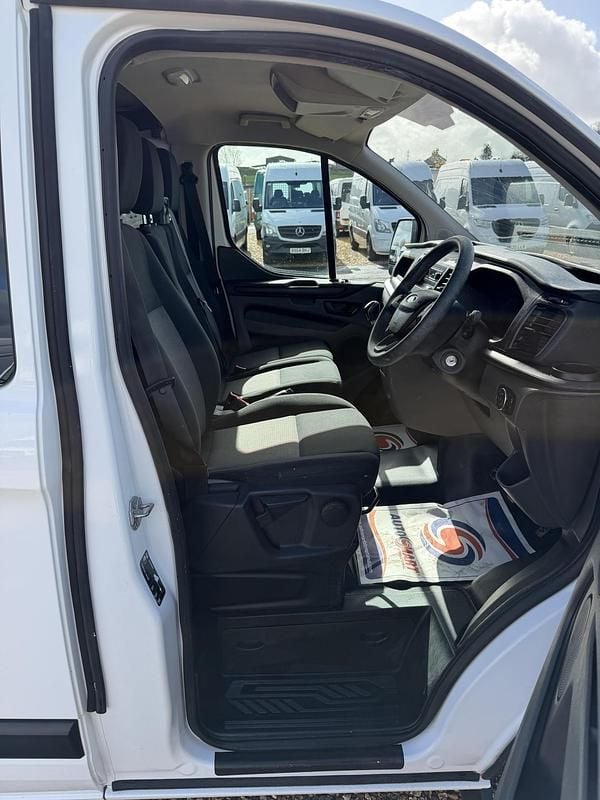 Used Ford Transit Custom Trend 128 HP (94 kW) 2018 White Estate