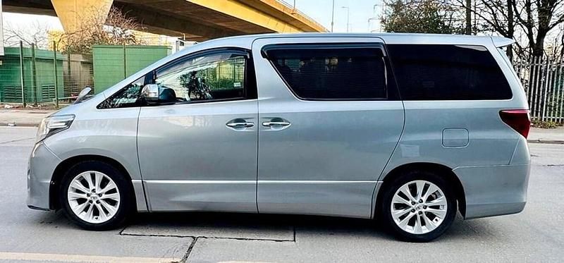 Usado Toyota Alphard 159 HP (116 kW) 2008 Monovolume
