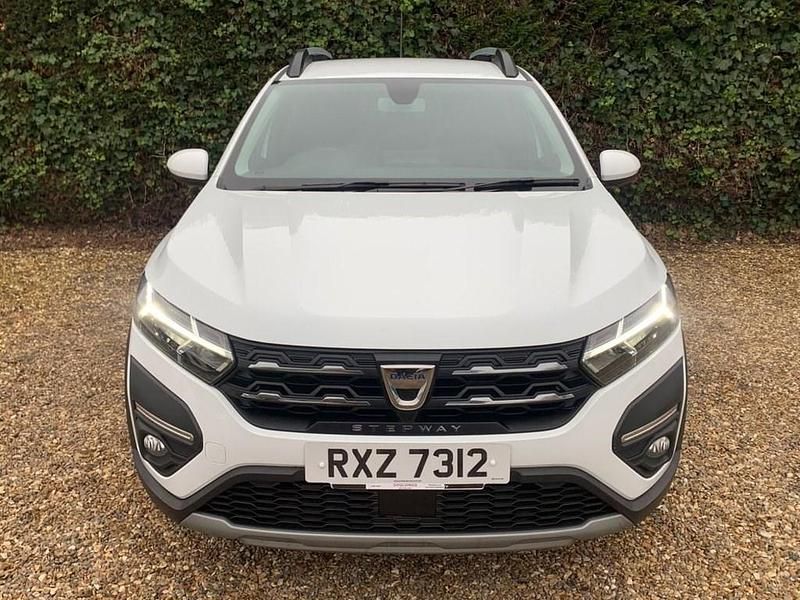 Used Dacia Sandero Comfort 100 HP (73 kW) 2022 White Hatchback