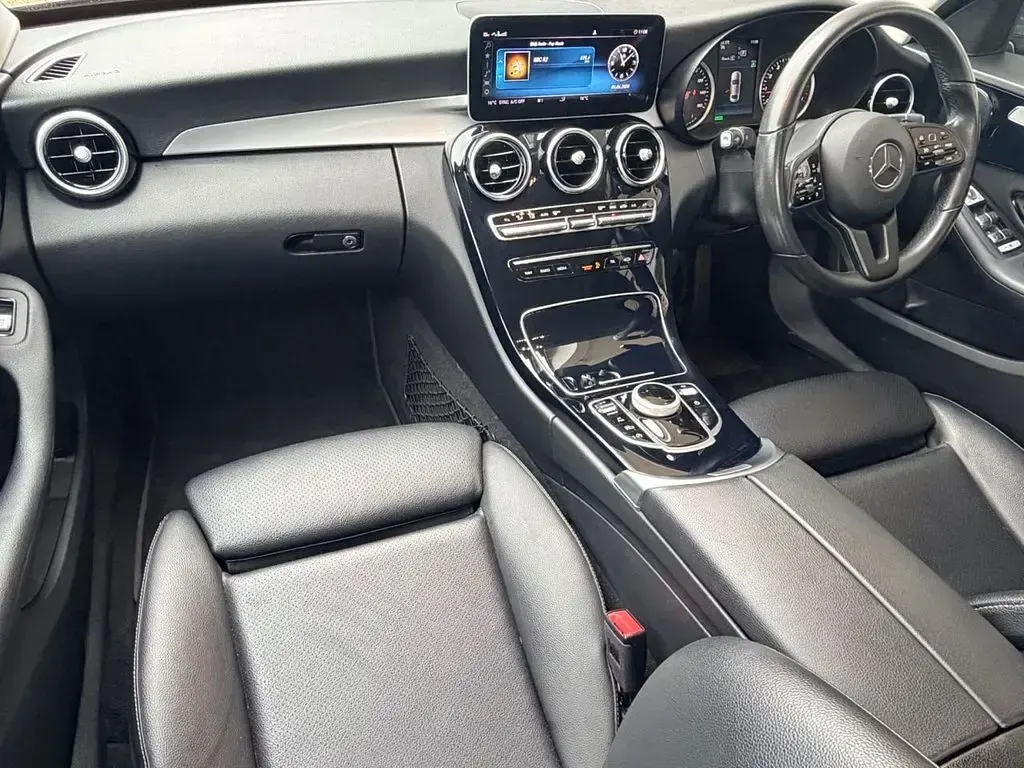Used Mercedes C200 SE 198 HP (145 kW) 2018 Grey Sedan