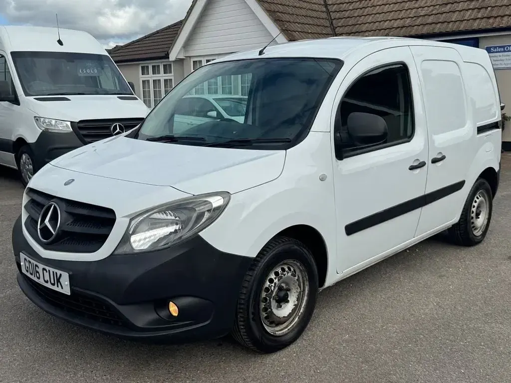 Used Mercedes Citan 109 90 HP (66 kW) 2016 White MPV