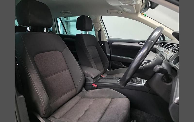 Used VW Passat Business 147 HP (108 kW) 2016 White Estate