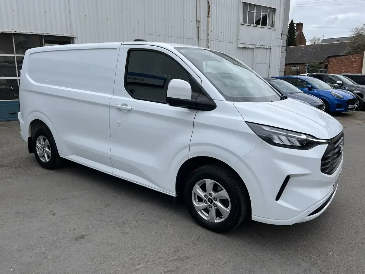 Used Ford Transit Custom Limited 136 HP (100 kW) 2024 White Van
