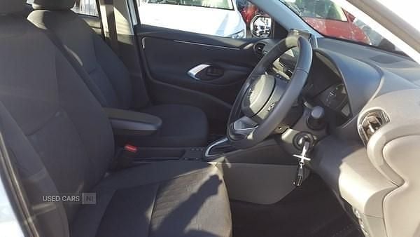 Used Mazda 2 Center-Line 113 HP (83 kW) 2025 White Hatchback