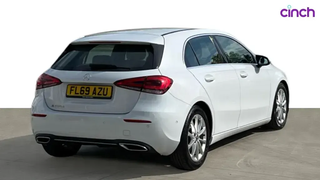 Used Mercedes A180 Executive 113 HP (83 kW) 2019 White Hatchback
