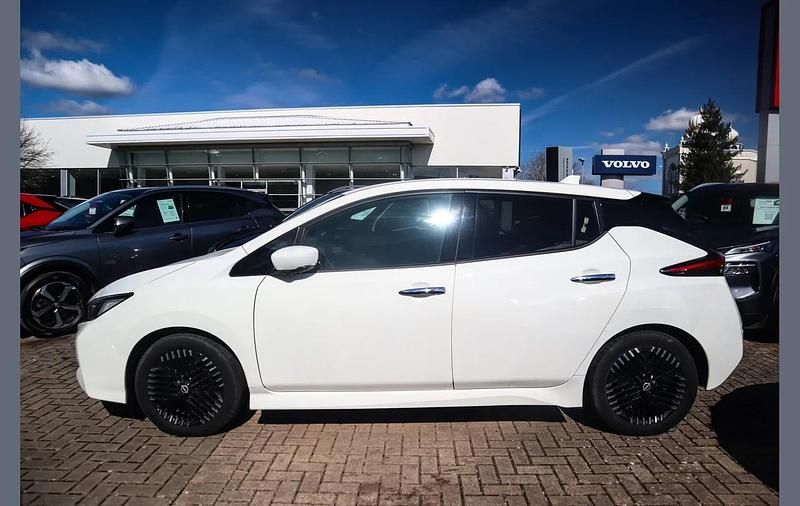 Used Nissan Leaf Shiro 110 kW (150 HP) 2024 White Hatchback