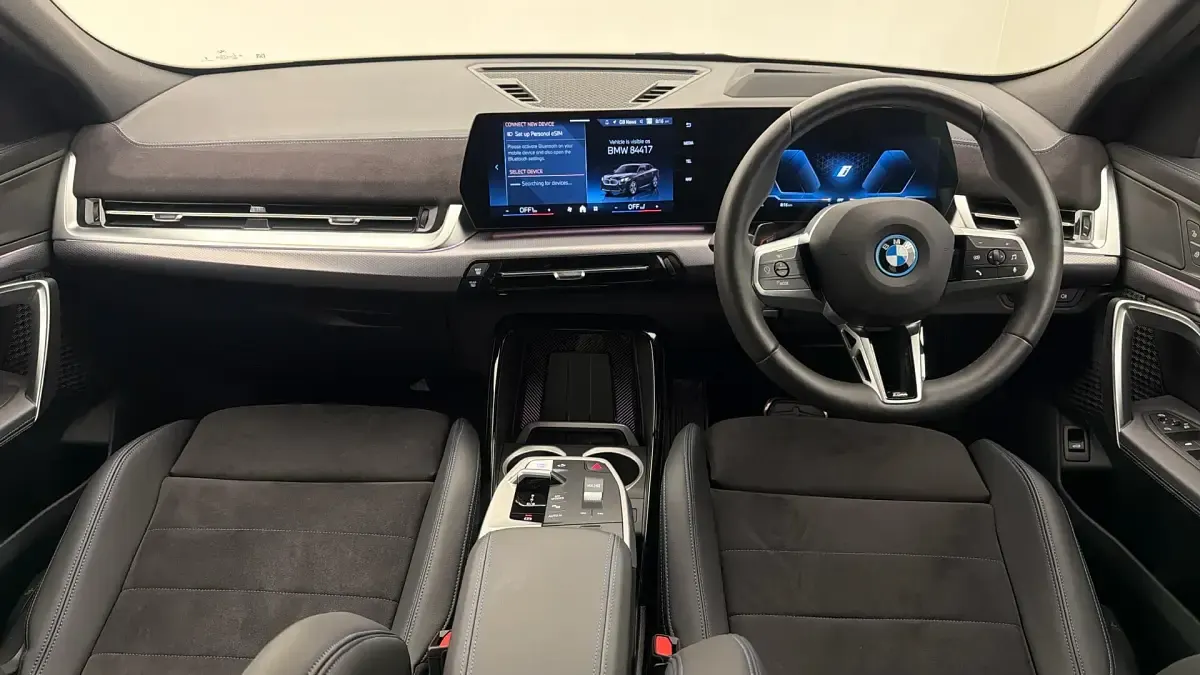 Usado BMW iX2 M Sport 147 kW (201 HP) 2024 Preto SUV