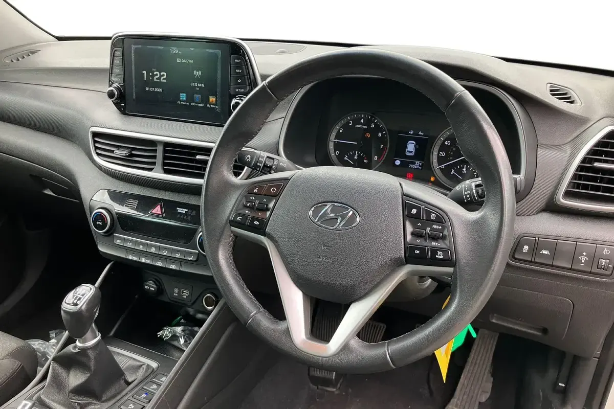 Used Hyundai Tucson SE 132 HP (97 kW) 2018 White SUV