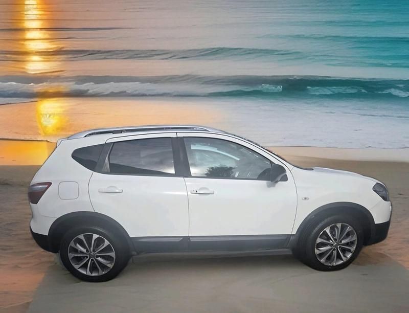 Used Nissan Qashqai Tekna 130 HP (95 kW) 2012 White SUV