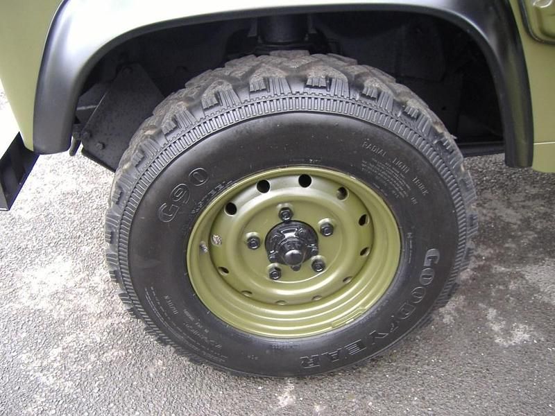 Używany Land Rover Defender 90 KM (66 kW) 1997 Zielony SUV