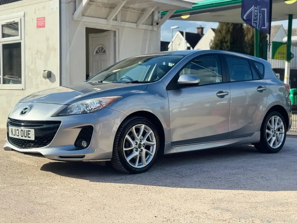 Używany Mazda 3 105 KM (77 kW) 2013 Srebrny Hatchback