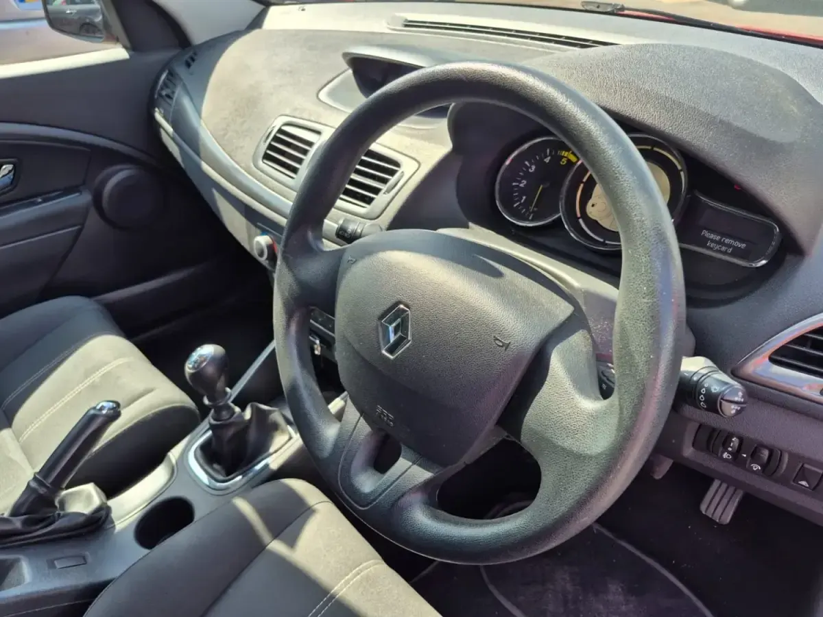 Używany Renault Mégane III 2013 Czerwony Hatchback