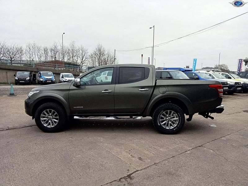 Used Mitsubishi L200 Warrior 178 HP (130 kW) 2015 Green Pickup