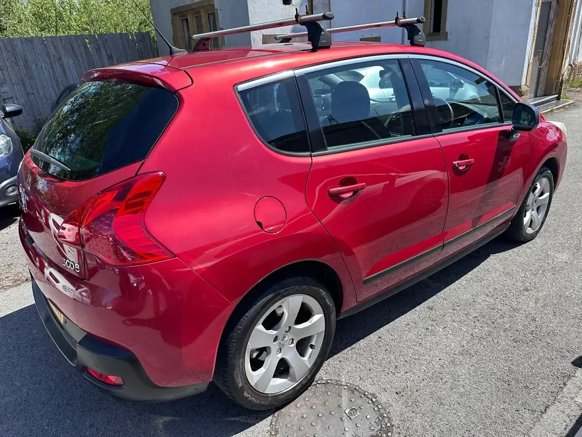 Used Peugeot 3008 Sport 112 HP (82 kW) 2010 Red Estate