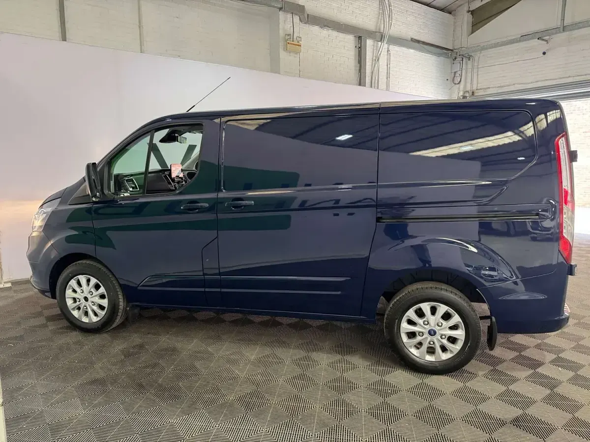Used Ford Transit Custom Limited 130 HP (95 kW) 2022 Blue Van