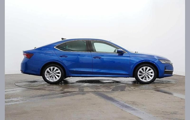 Used Skoda Octavia First Edition 147 HP (108 kW) 2024 Race blue metallic Hatchback