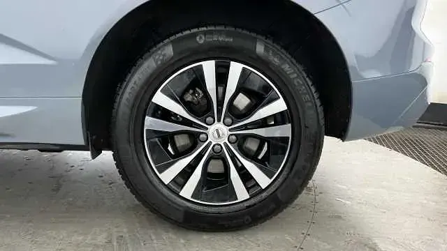 Used Volvo XC60 Core 247 HP (181 kW) 2024 SUV