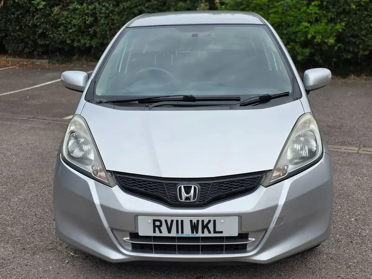 Used Honda Jazz ES 2011 Silver Hatchback