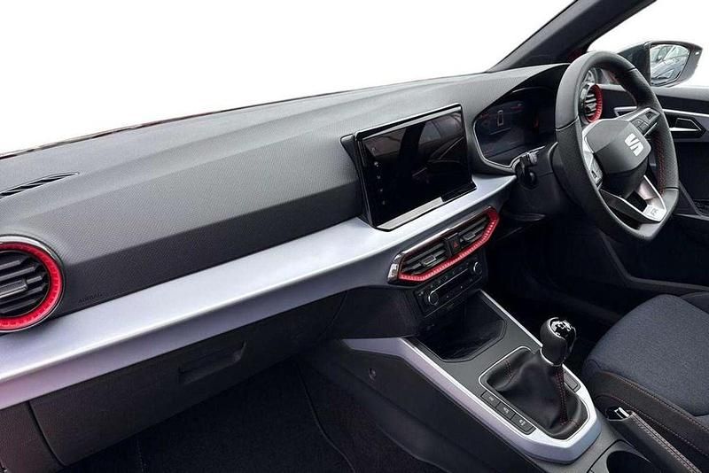 Used Seat Arona FR 113 HP (83 kW) 2025 Red SUV