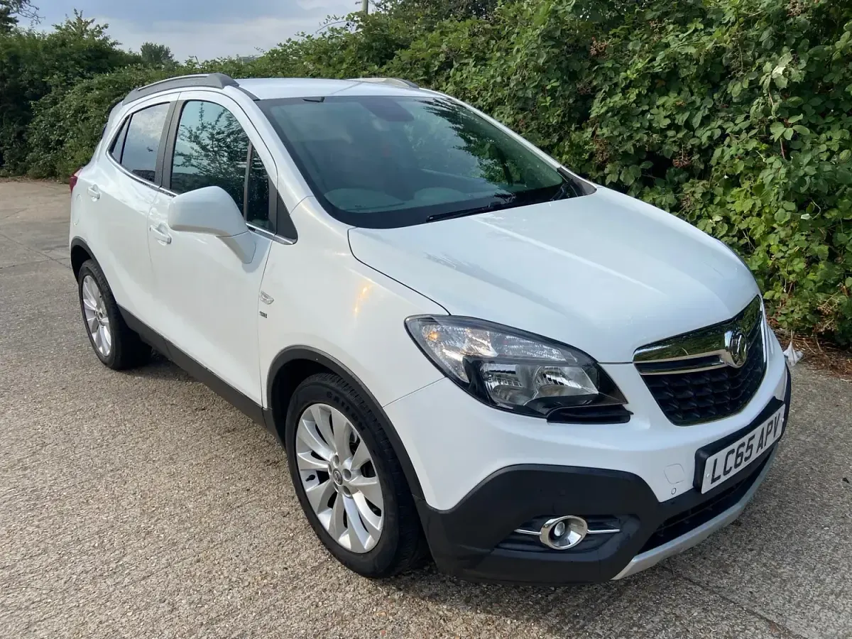 Used Vauxhall Mokka 140 HP (102 kW) 2015 White SUV