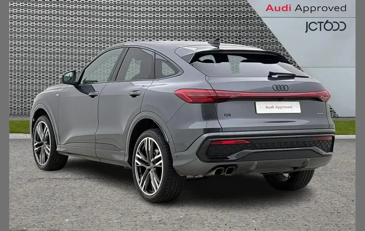 Used Audi Q5 Comfort 200 HP (147 kW) 2026 Grey SUV