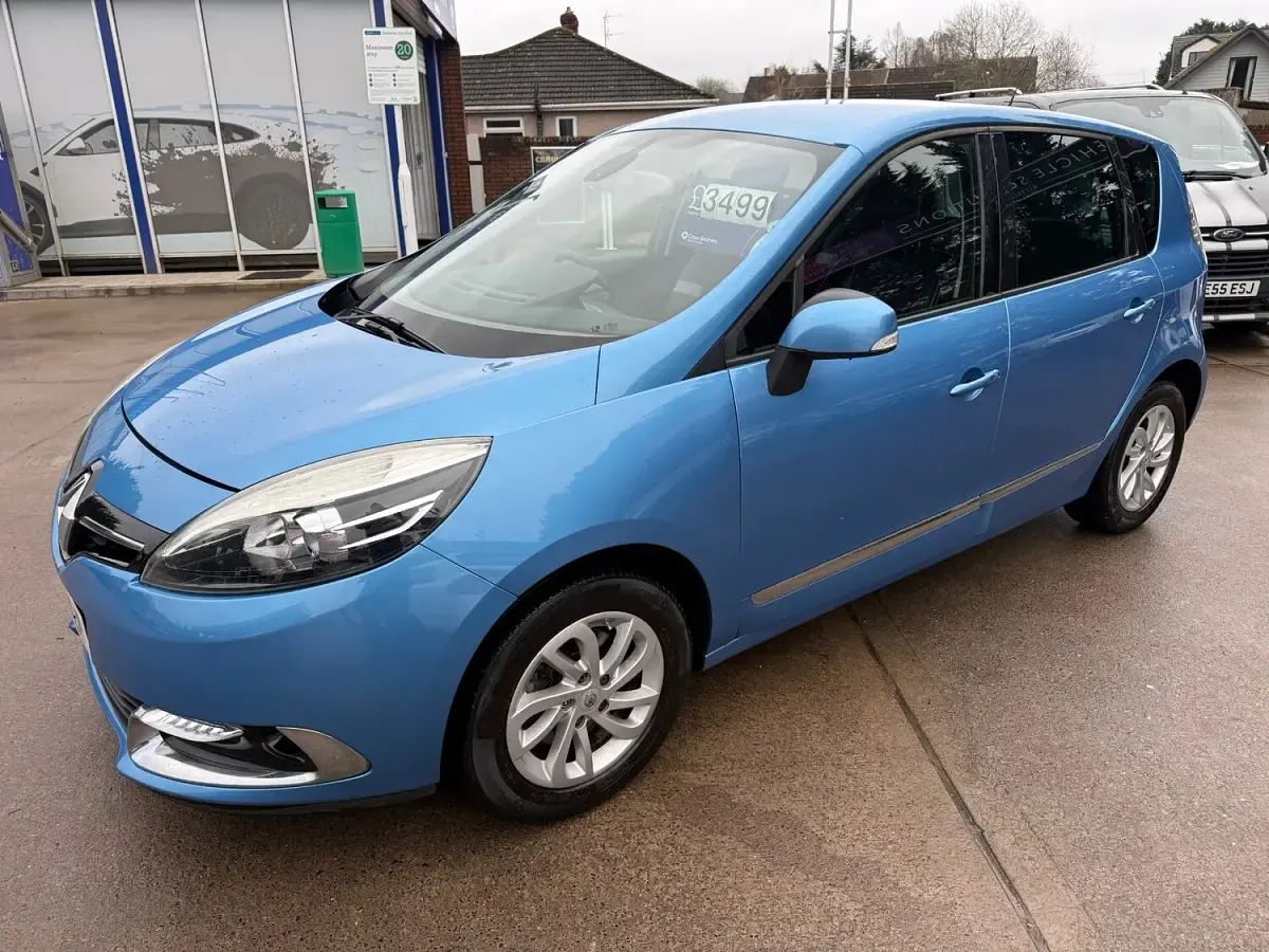 Used Renault Scénic Dynamique 2015 Blue MPV
