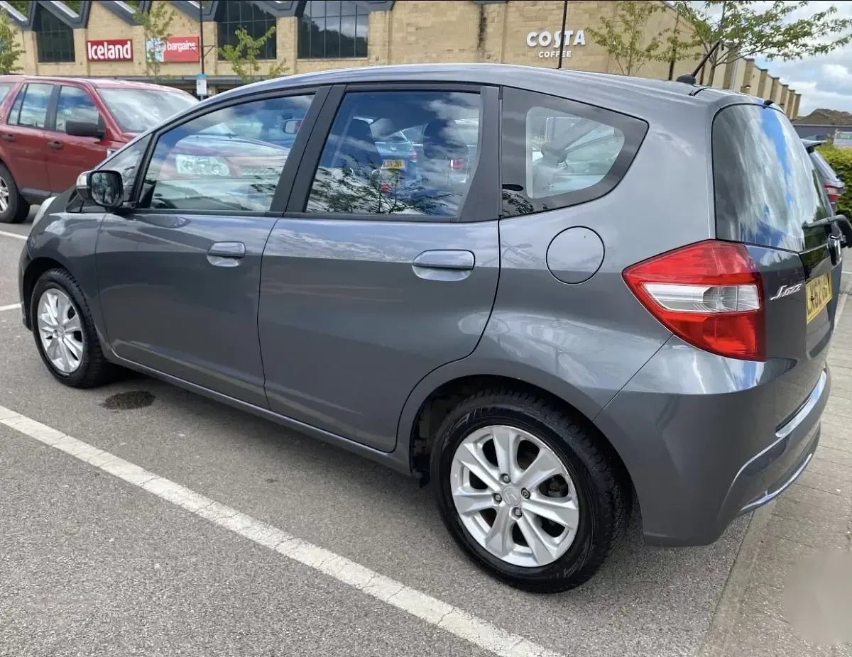 Used Honda Jazz ES 99 HP (72 kW) 2012 Grey Hatchback