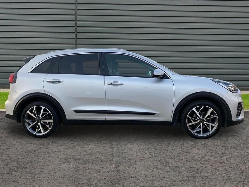 Used Kia Niro 139 HP (102 kW) 2020 Silver SUV