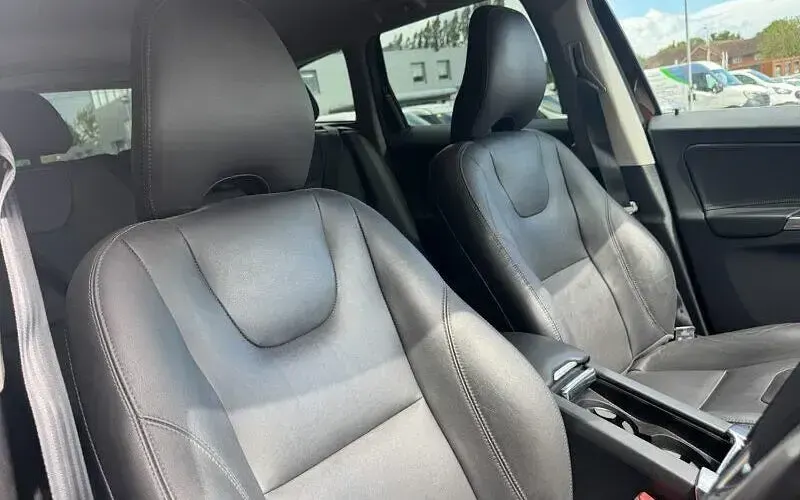 Used Volvo XC60 SE Lux 190 HP (139 kW) 2016 Bronze SUV