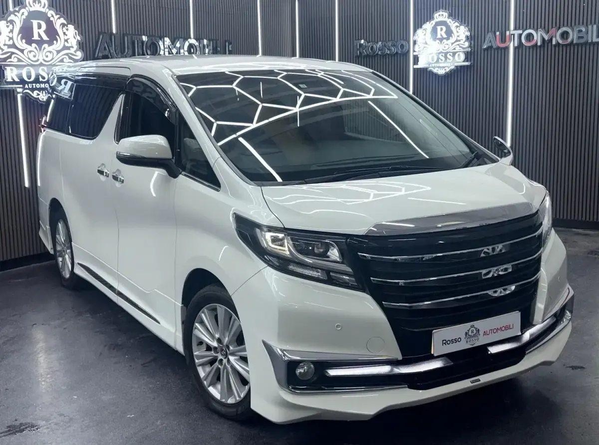 Used Toyota Alphard 2024 White MPV
