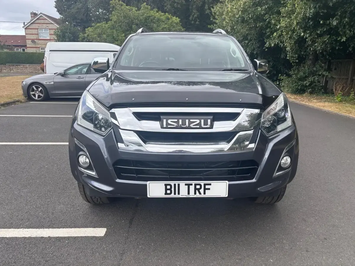Used Isuzu D-Max 164 HP (120 kW) 2019 Grey Pickup