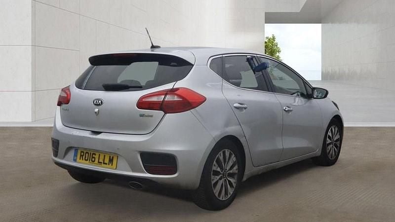 Used Kia Ceed 134 HP (98 kW) 2016 Silver Hatchback